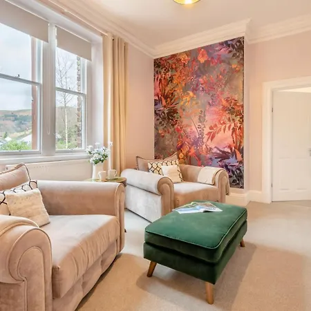 Cameron Fell At The Lairbeck Lägenhet *